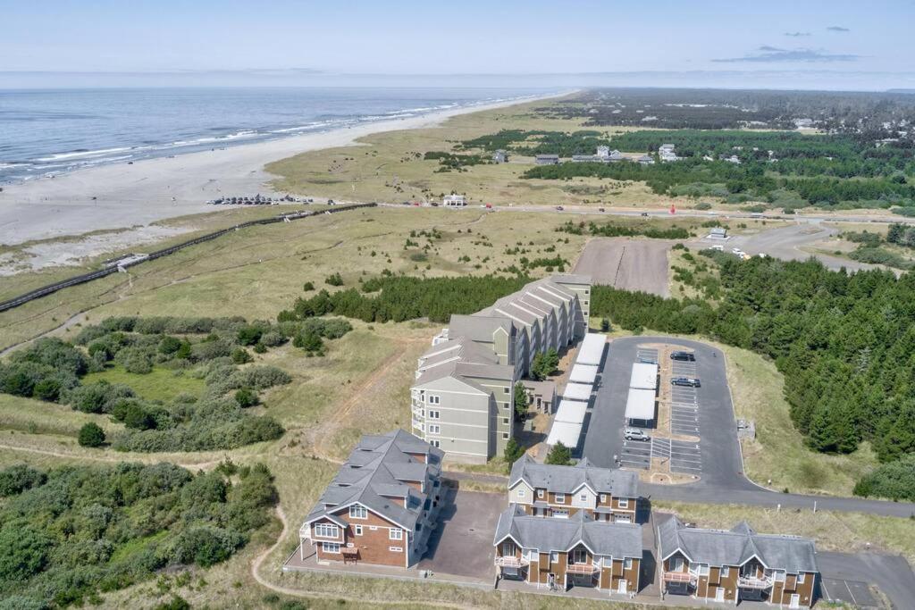 Beach Please-Updated Home With Ocean Views Long Beach Buitenkant foto