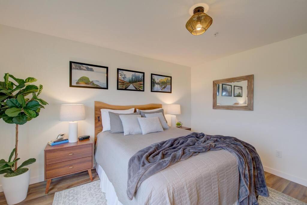 Beach Please-Updated Home With Ocean Views Long Beach Buitenkant foto