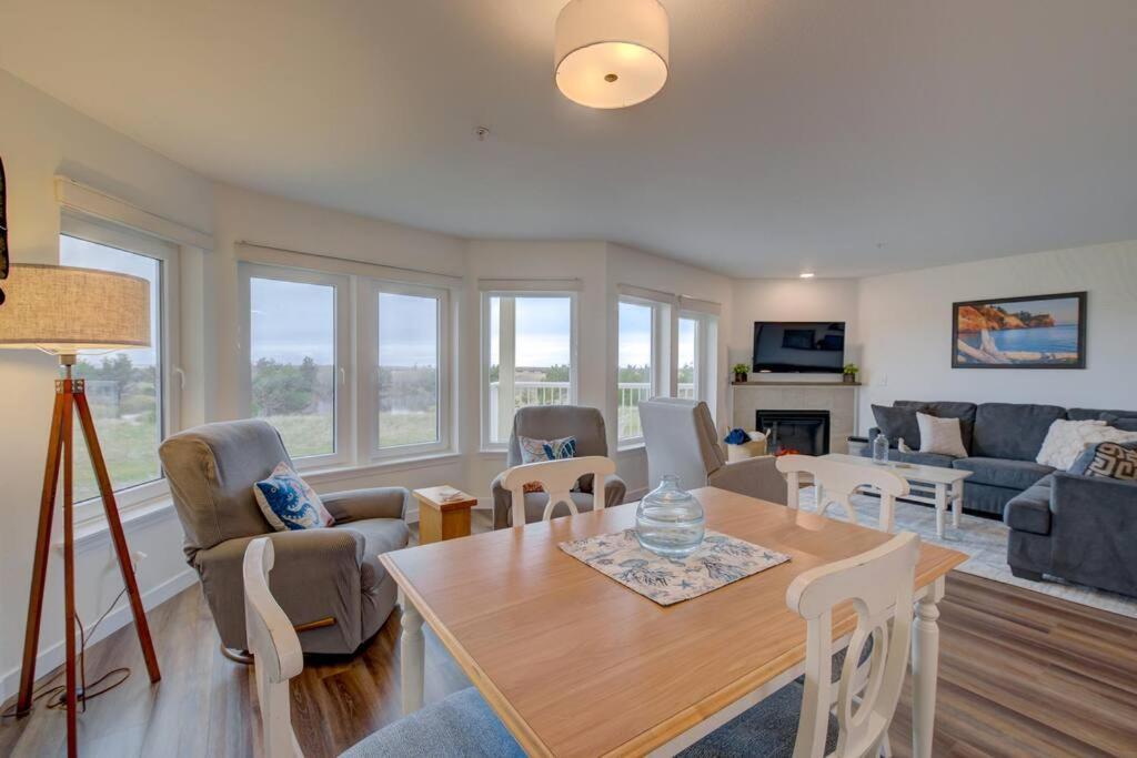 Beach Please-Updated Home With Ocean Views Long Beach Buitenkant foto
